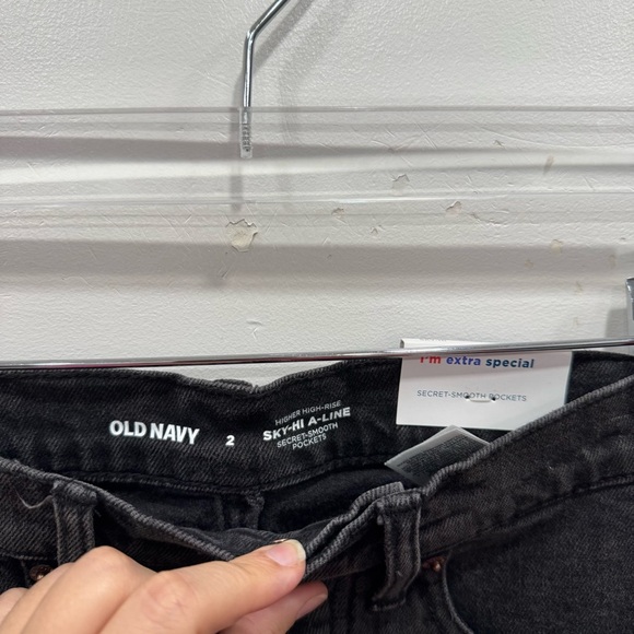 Old Navy Higher High Waisted Button Fly Sky Hi A-Line Black Cut-Off Jean Shorts - Picture 5 of 8